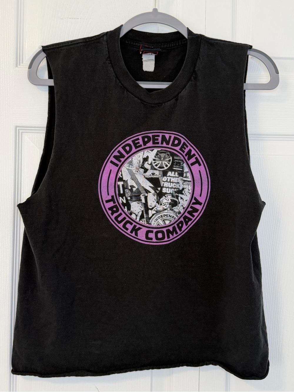 Vintage 90’s Y2K Independent Skate Truck Company Black Thrashed Muscle Tee